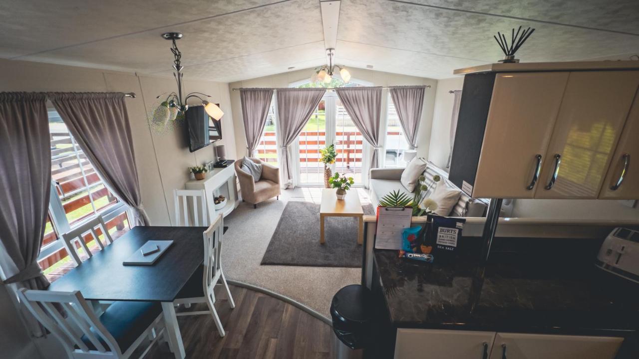 Angie'S Haven, Superb 2 Bedroom Lodge With Hot Tub - Sleeps 6 - Felmoor Park Морпет Екстериор снимка