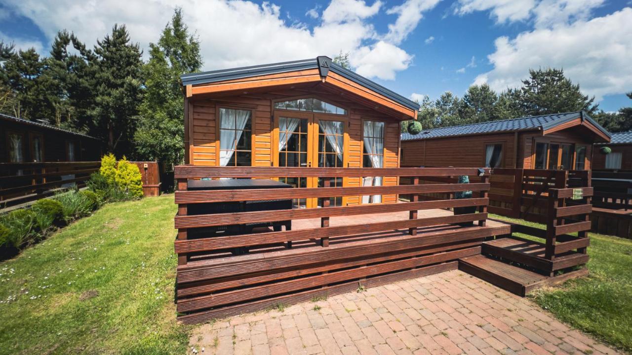 Angie'S Haven, Superb 2 Bedroom Lodge With Hot Tub - Sleeps 6 - Felmoor Park Морпет Екстериор снимка